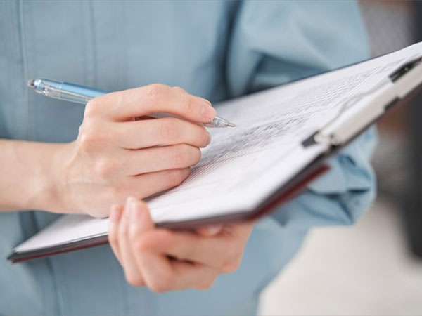 現地調査をおこなう 株式会社ATENA 神戸